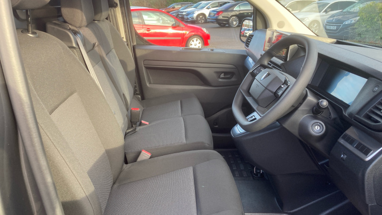 Peugeot Expert L2 Diesel 2.2 BlueHDi 150 Professional Van EAT8